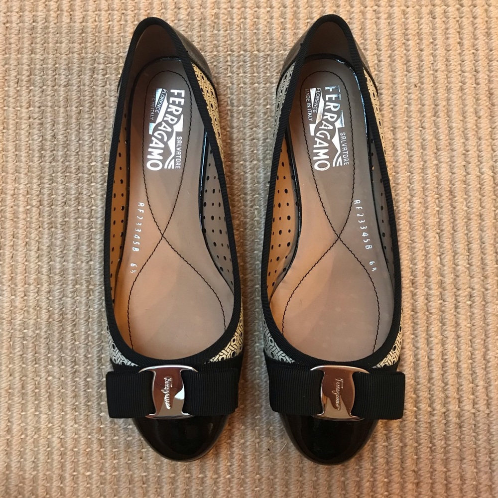 Authentic Ferragamo Varina Patent Leather Flat